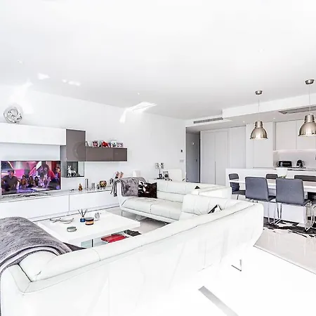 Stunning Modern 3 Bedroom Cataleya Rdr321 Apartment Estepona